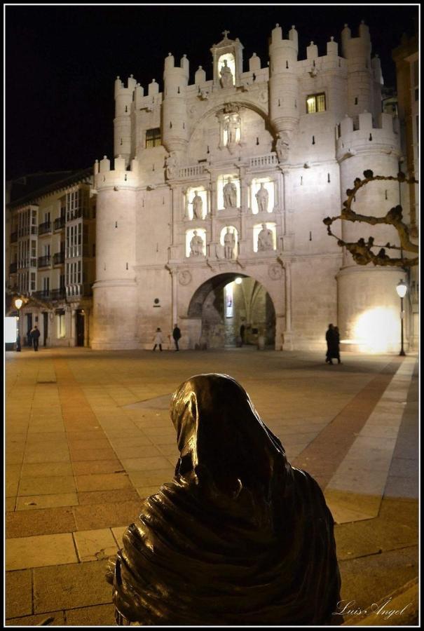 Buhardilla Con Vistas A La Catedral Lägenhet Burgo Exteriör bild